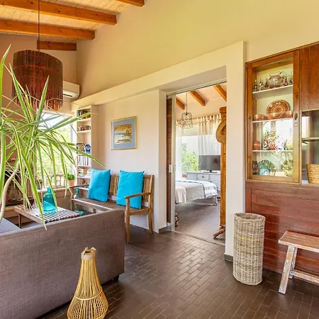 Anna's Sea House Near To A Sandy Beach! * Kato Daratso