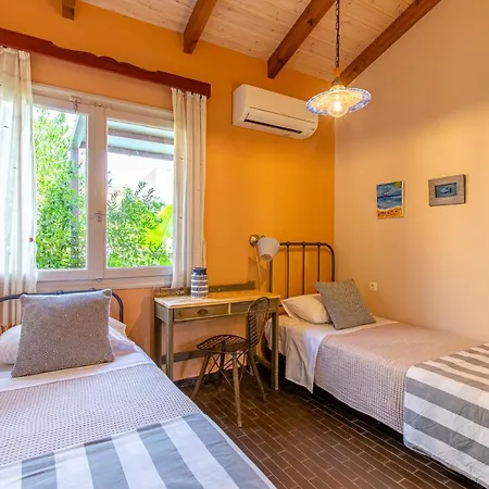 Anna's Sea House Near To A Sandy Beach! Kato Daratso