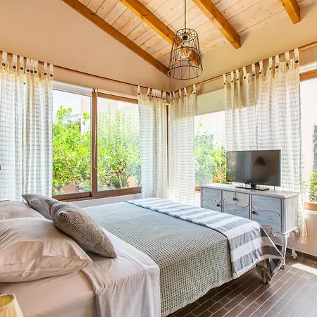 Anna's Sea House Near To A Sandy Beach! *