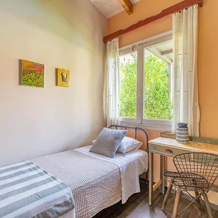 Anna's Sea House Near To A Sandy Beach! Kato Daratso